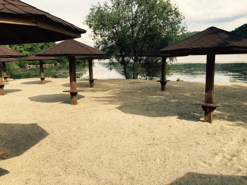 Pensiunea Deian-Clisura Dunarii Moldova Noua Ngoại thất bức ảnh