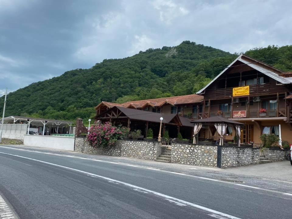 Pensiunea Deian-Clisura Dunarii Moldova Noua Ngoại thất bức ảnh