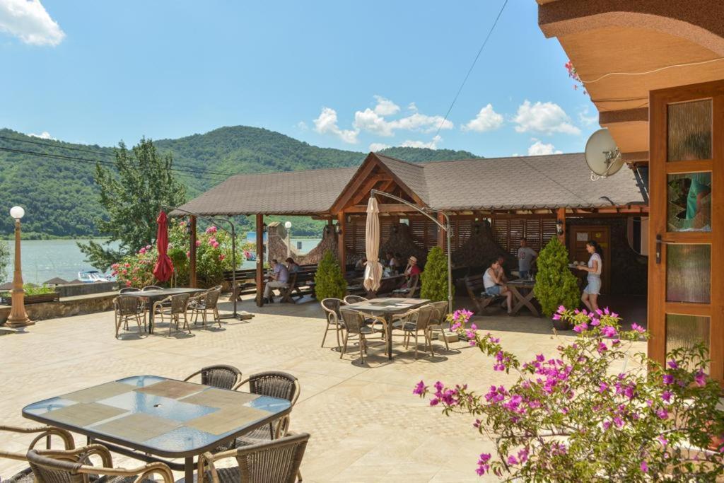 Pensiunea Deian-Clisura Dunarii Moldova Noua Ngoại thất bức ảnh